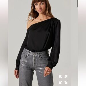 ASTR The Label Nieves Satin One Shoulder Top
